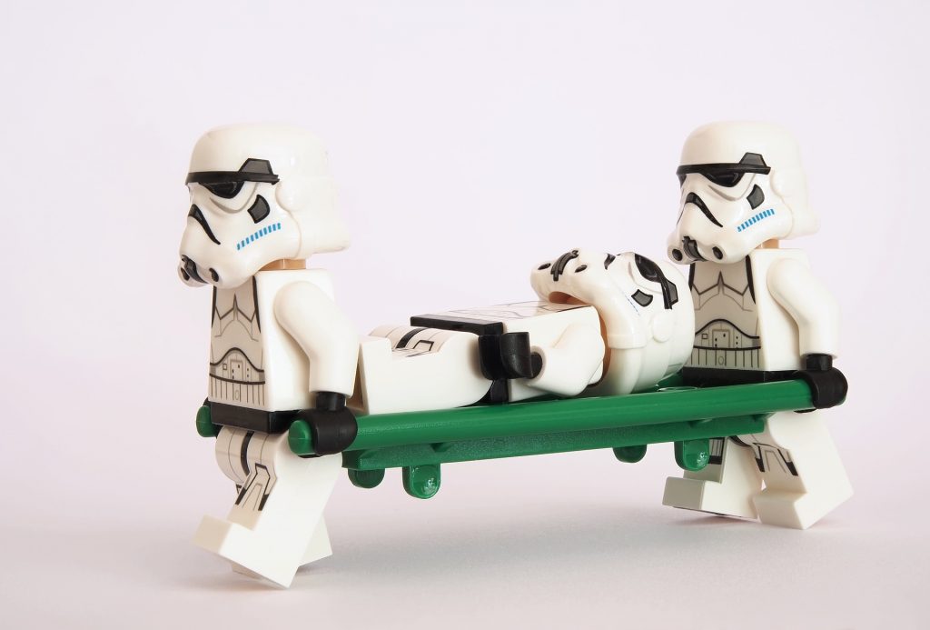 Des secouristes lego stromtrooper