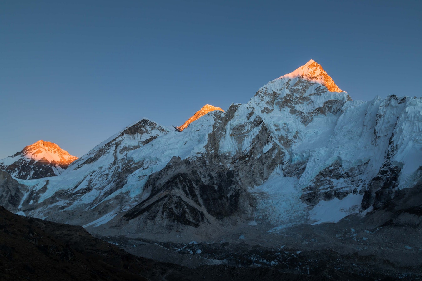 Lever de soleil sur le Mont Everest au Népal