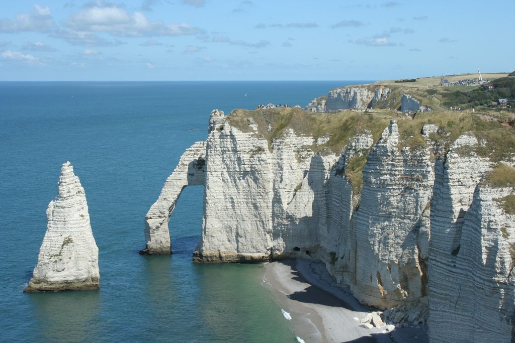 Les falaises blanches en normandie à etretat